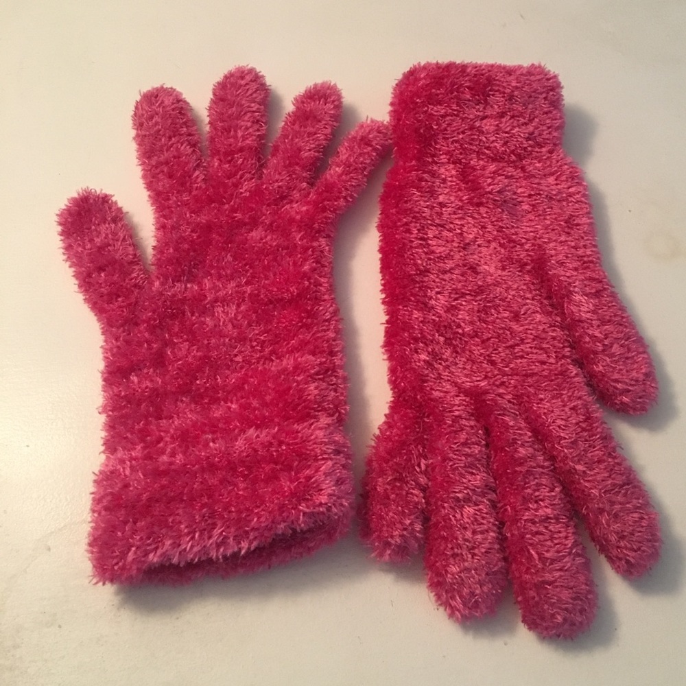 Hot Pink Fuzzy Polyester Gloves